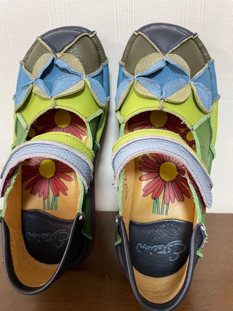 Estacion 多色レザーサンダル