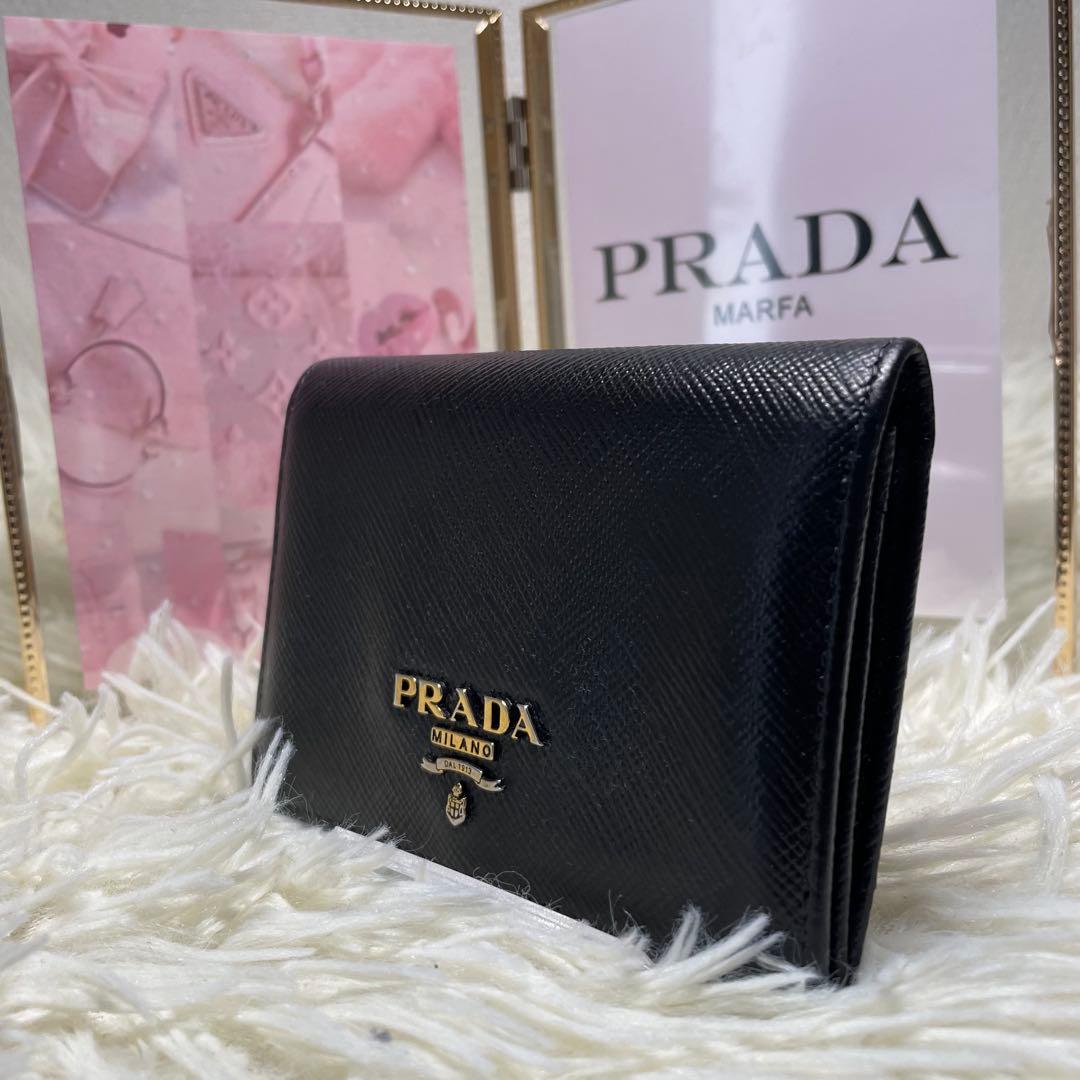 PRADA⭐︎プラダ⭐︎ブラック⭐︎名刺入れ⭐︎サフィアーノレザー⭐︎ホック留め
