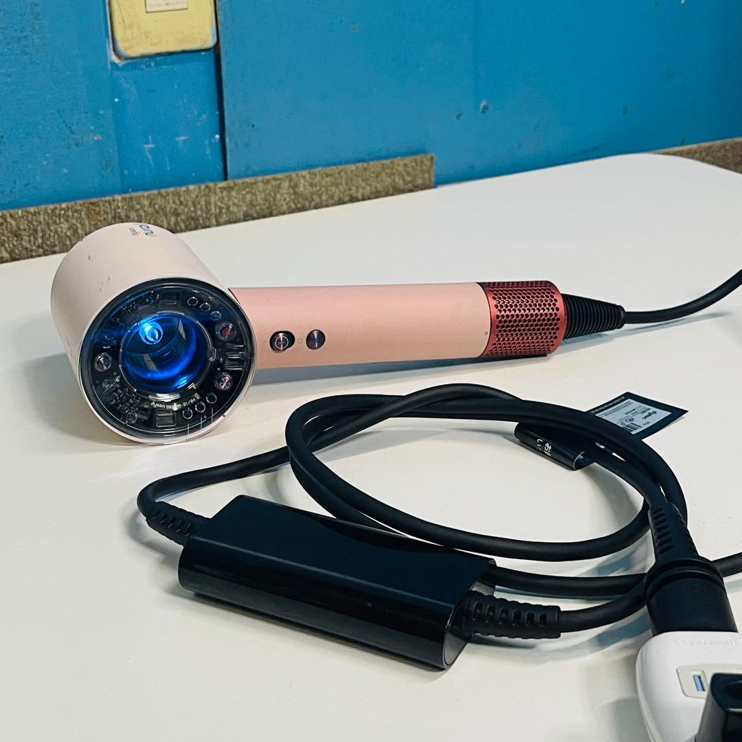 Dyson ヘアドライヤー HD16数量限定カラー さくらチェリー 。