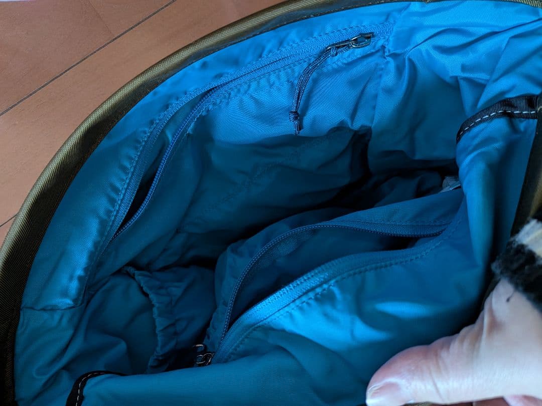 【美品】アークテリクス　ミストラル8 カーキ