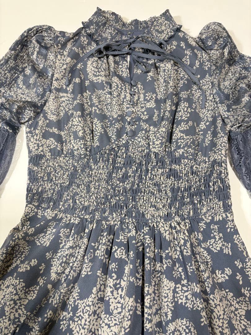 ワンピース Herlipto Winter Floral Long-sleeve Dress