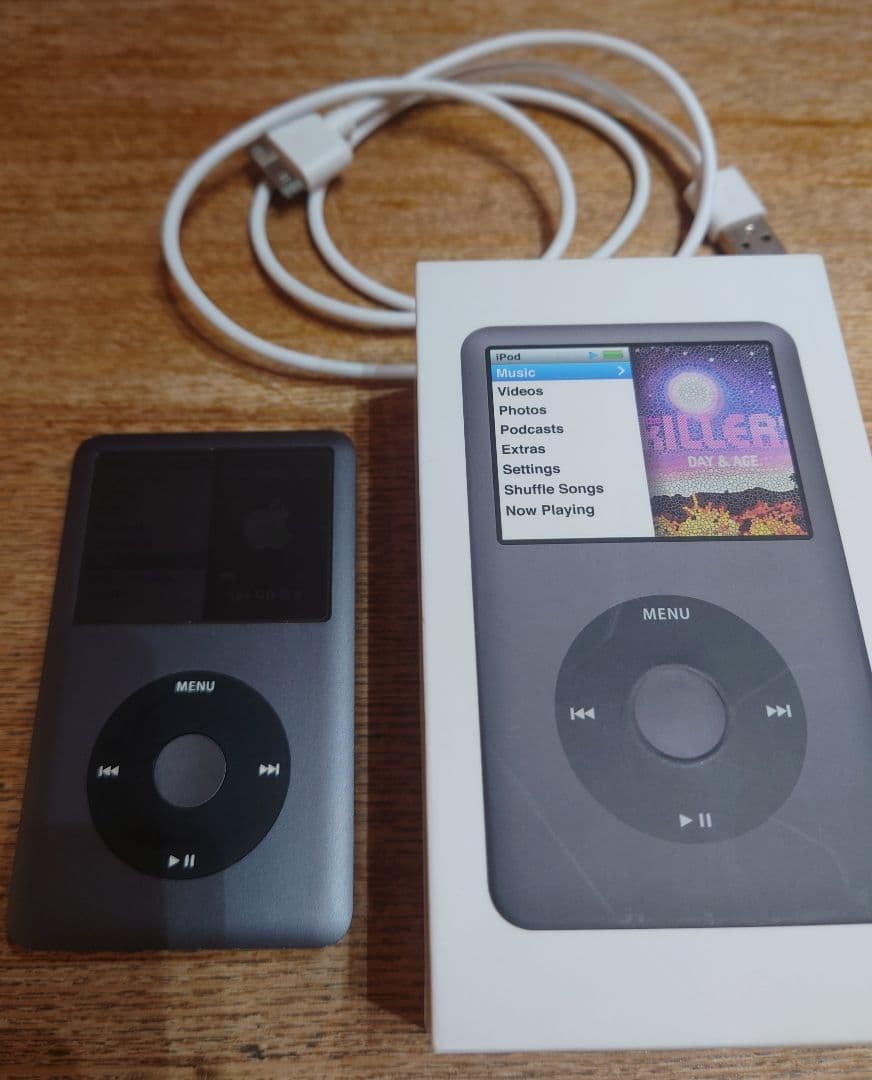 Apple iPod Classic 160GB　USBケーブル付き