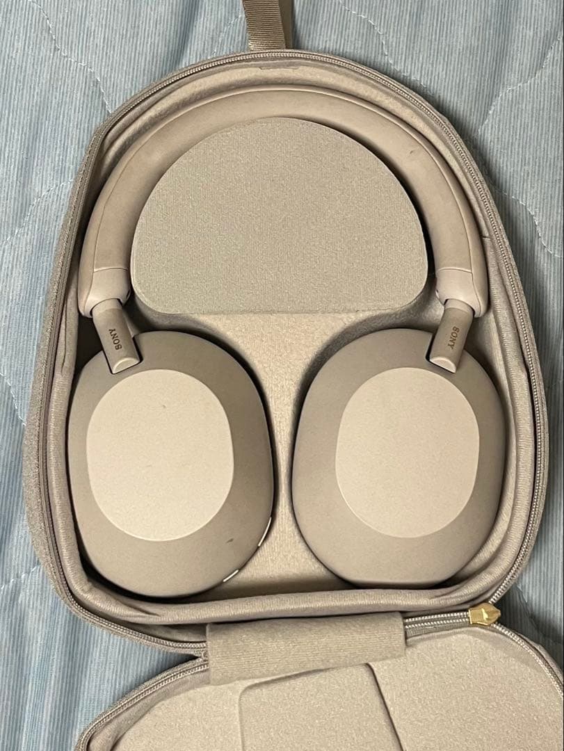sony wf-1000xm5 ワイヤレスヘッドホン ベージュ 収納ケース付き