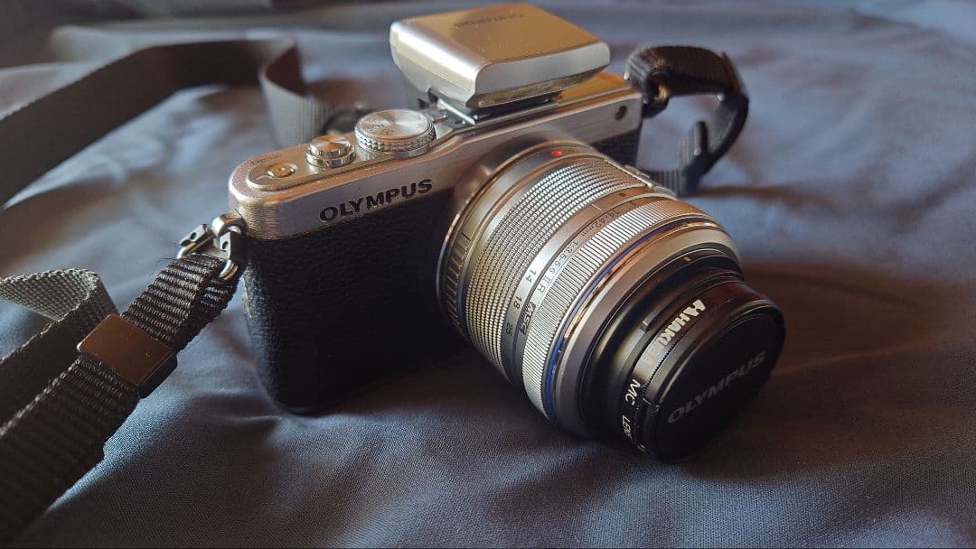 OLYMPUS pen lite E-PL3 ミラーレスカメラ シルバー