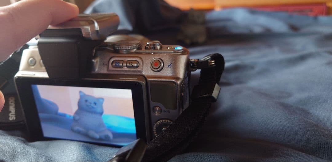 OLYMPUS pen lite E-PL3 ミラーレスカメラ シルバー