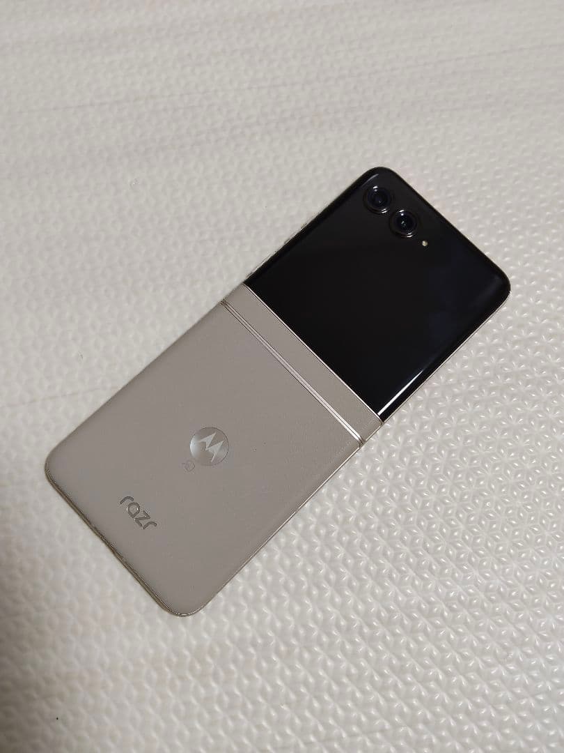 SIMフリー motorola razr 50 (512GB) サンドクリーム