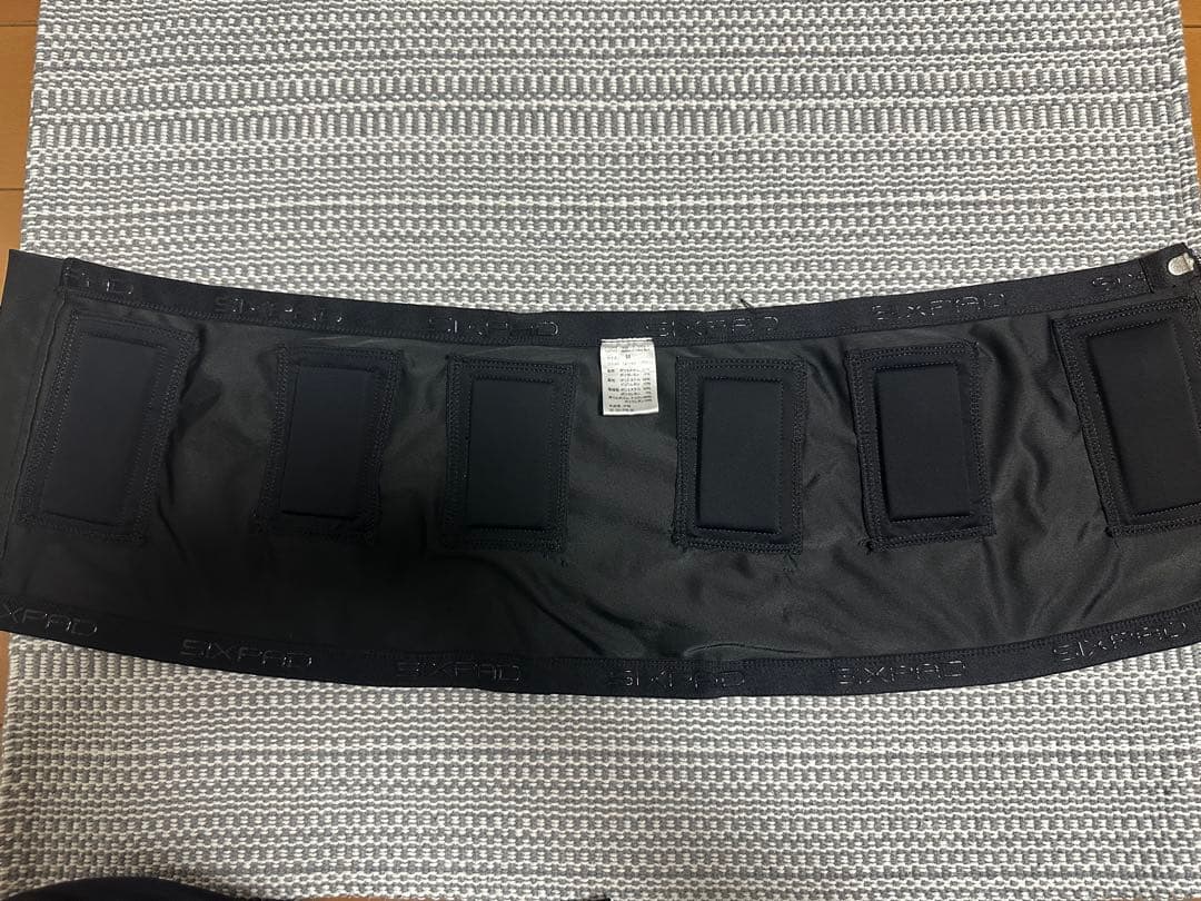 SIXPADパワースーツコアベルト 専用コントローラー付き Mサイズ