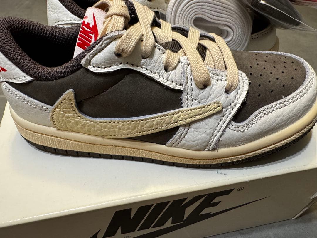 Travis Scott x Nike TD Air Jordan1リバースモカ
