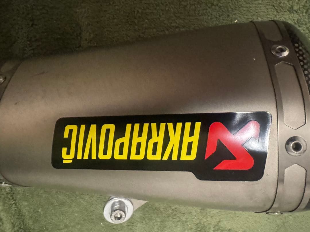 AKRAPOVICスリップオンyzf R6 RJ11最終値下げ