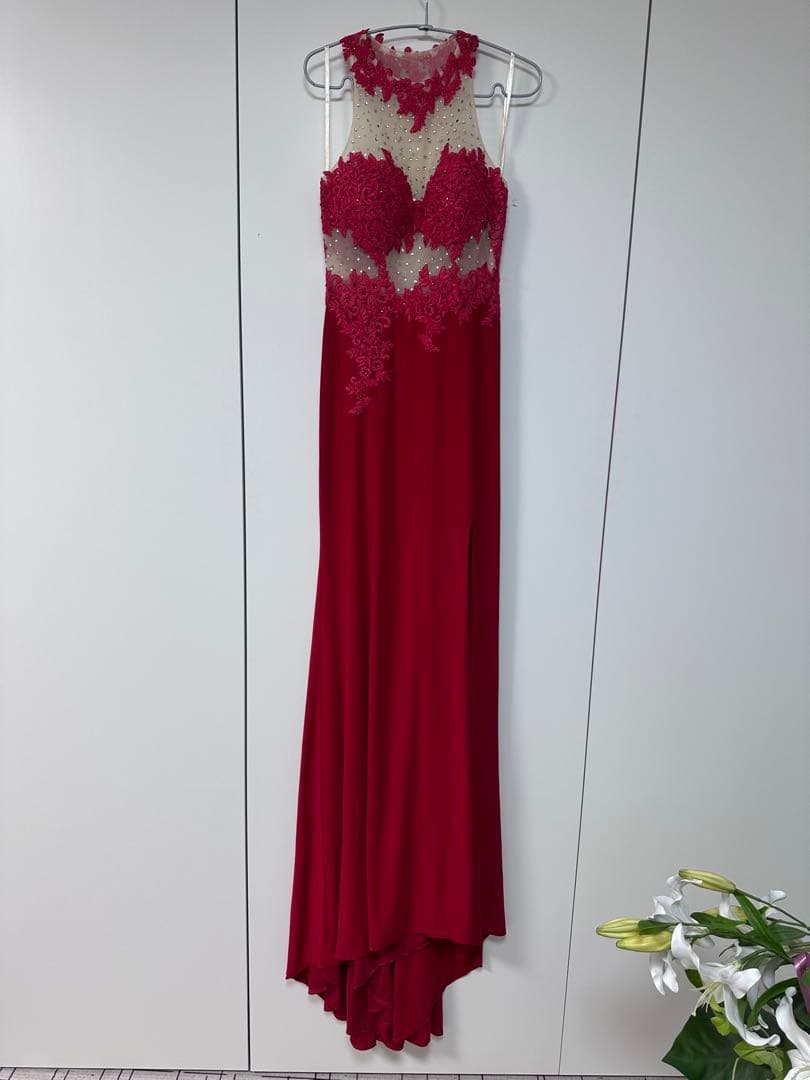 赤いハイネックドレス レース ビジュー付き