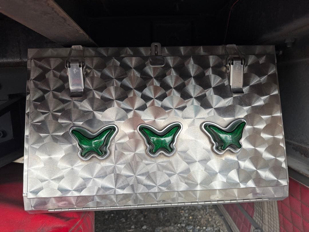 ステンレス工具箱　ウロコ　レトロ　デコトラ