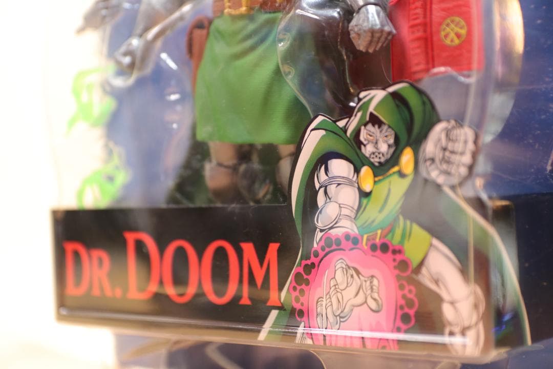 新品未開封ドクター・ドゥームレトロ10点のアクセサリ