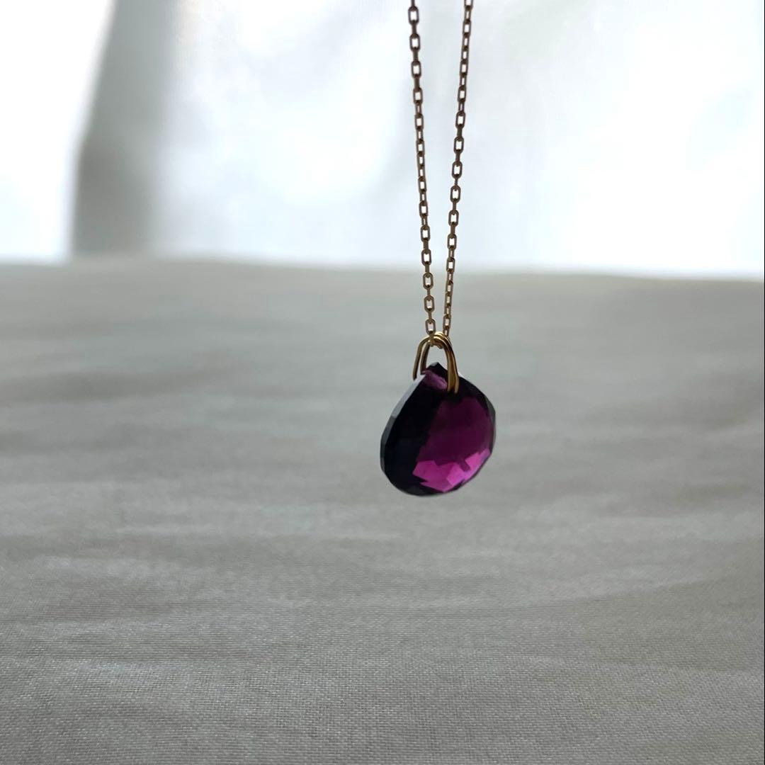 マリーエレーヌ ドゥ タイヤック ガーネット ブリオレットカット・チャーム