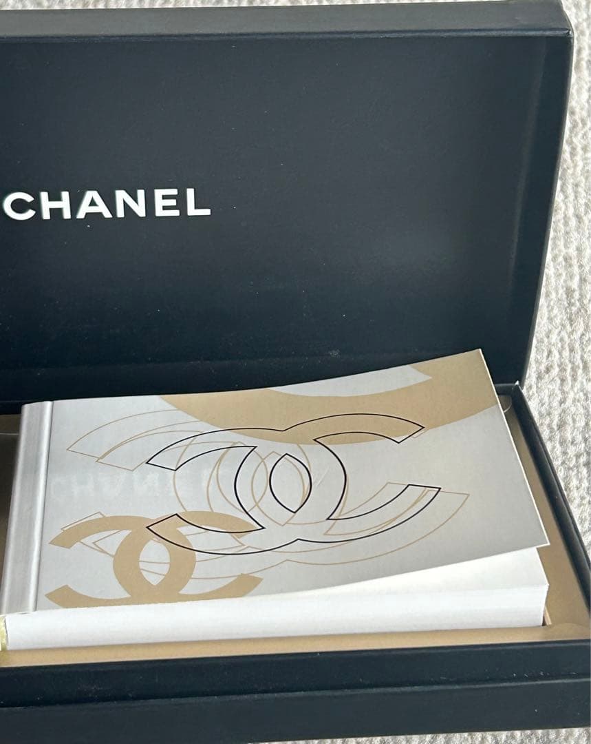 美品　CHANEL チェーン付きフィギュア&パラパラ漫画　新品未使用　非売品