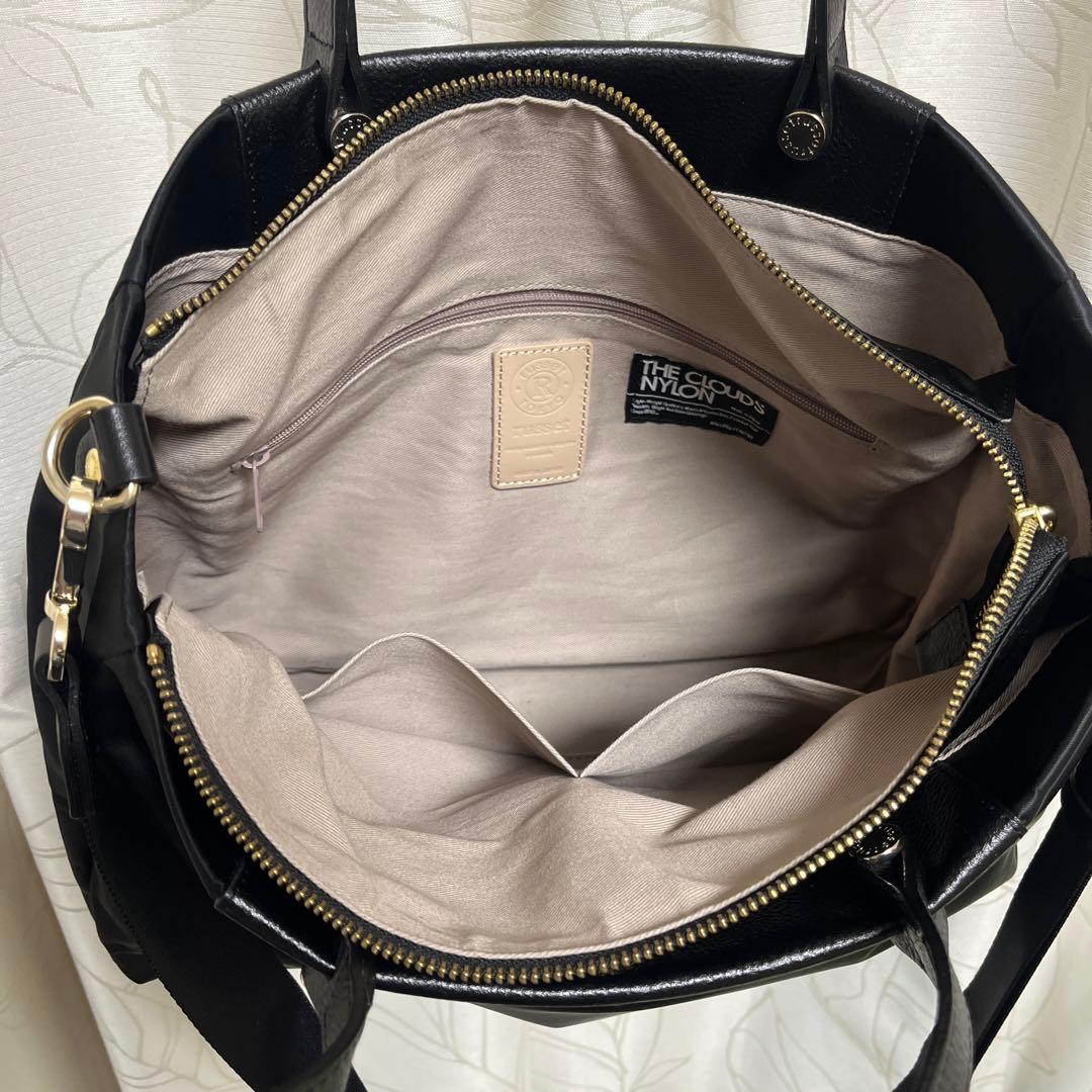 超美品ラシット今期A4入るポケット多数三層構造メタルロゴ2wayバッグ