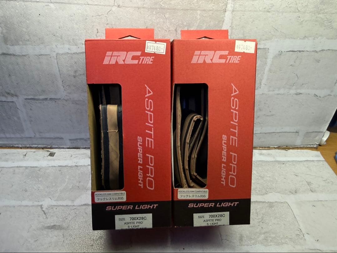 iRC ASPITE PRO 700×28C 新品未使用