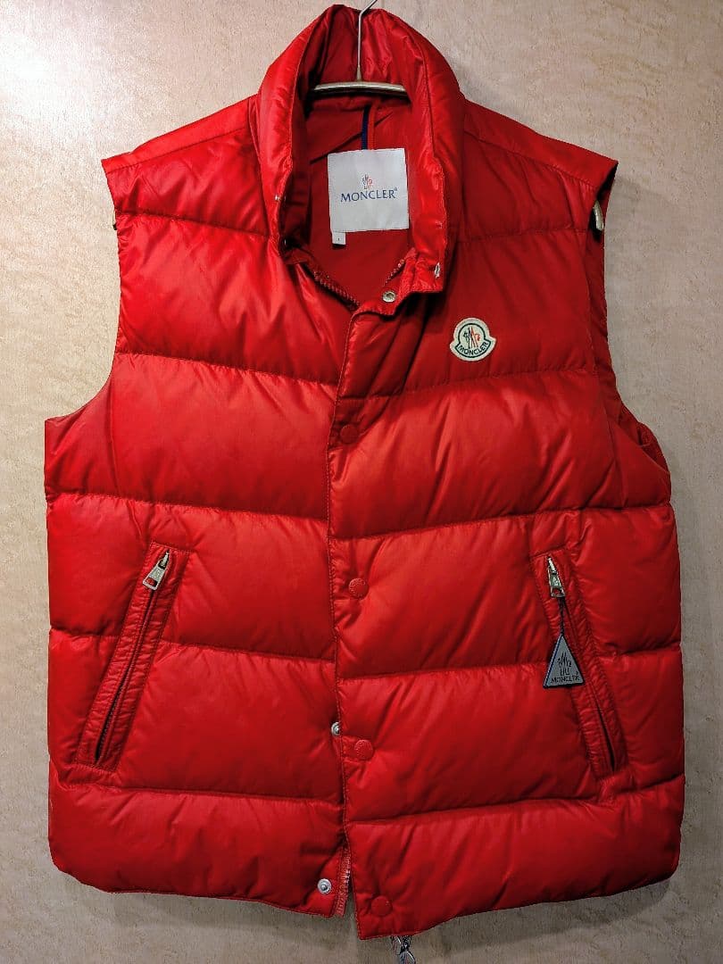 【美品】MONCLER（モンクレール）赤 ダウンベスト