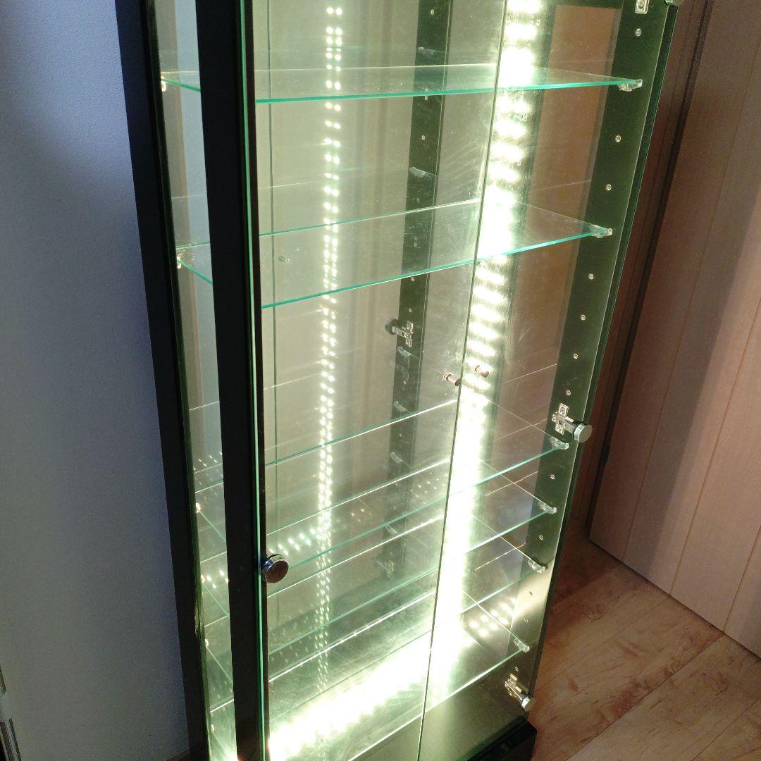 LEDライト、鍵付きコレクションケース 7段