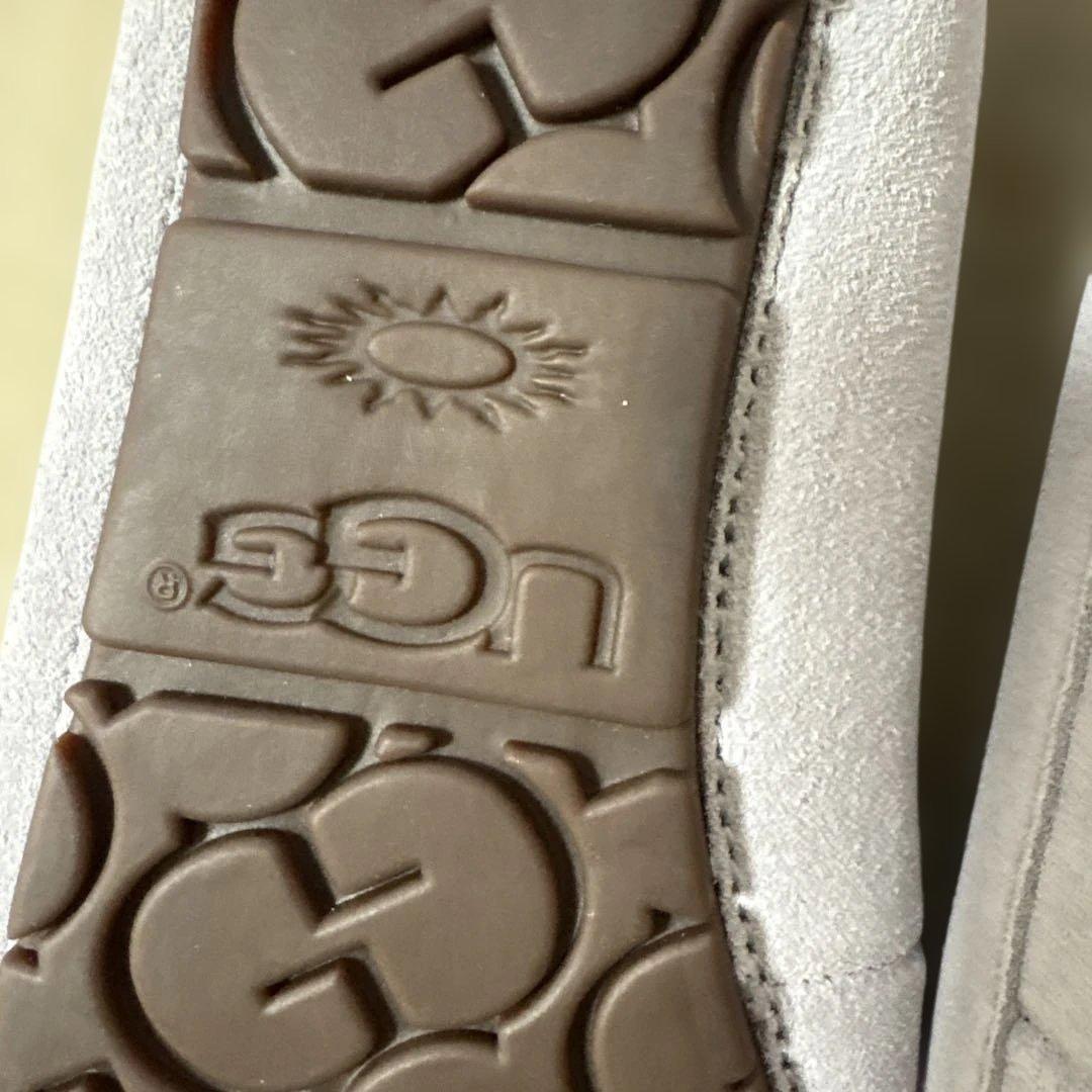 ★ちゃこん★ UGG グレー スエード モカシン 花24cm