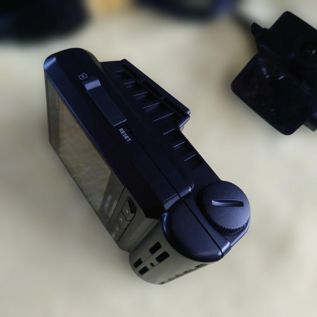 ✩送料込み✩COMTEC HDR801 前後型ドライブレコーダー