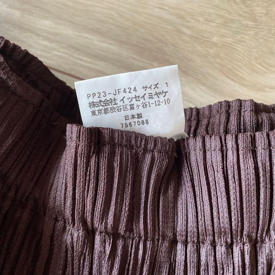 プリーツプリーズ　パンツ　は