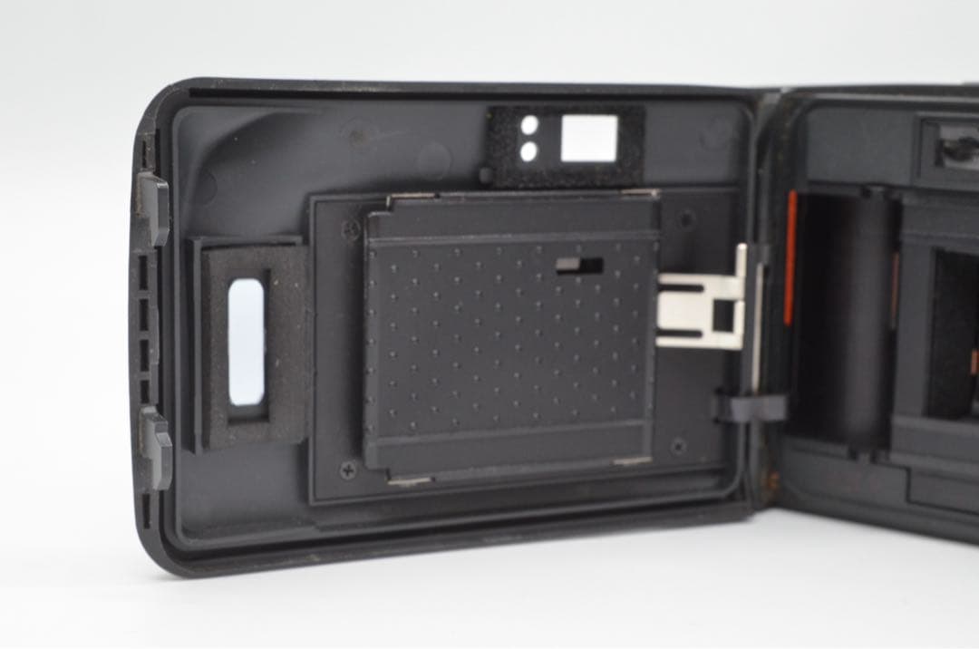 キョウセラ　KYOCERA Slim T コンパクトフィルムカメラ