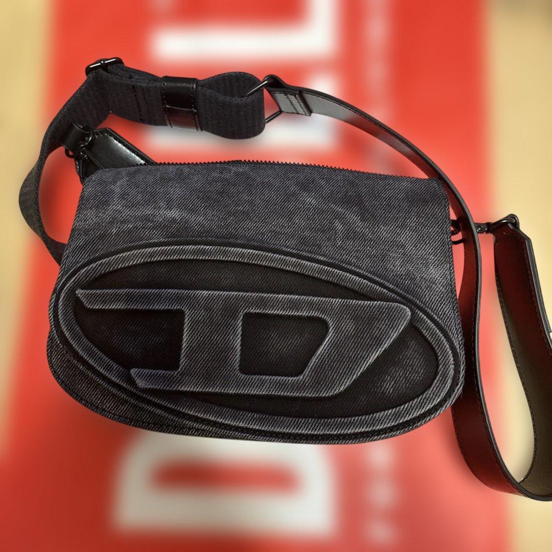 Diesel 1DR ロゴエンボス カメラバッグ - ショルダーバック ブラック