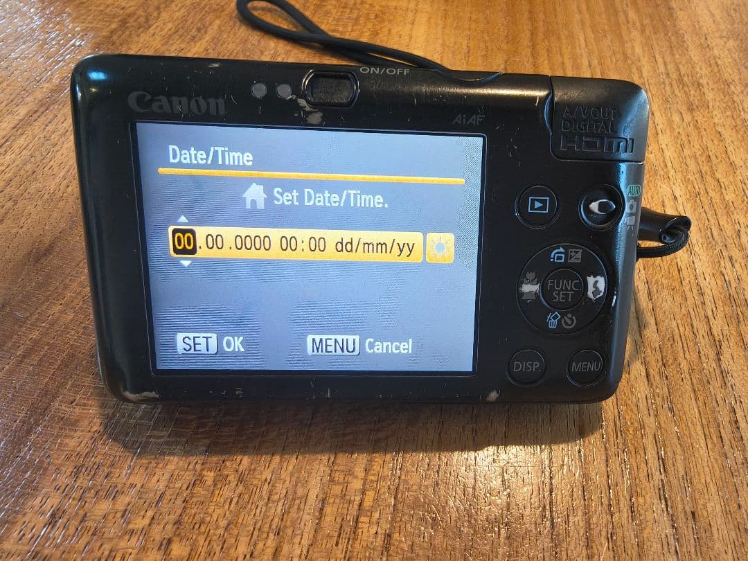 Canon デジカメ DIGITAL IXUS 100 IS（ブラック）充電器