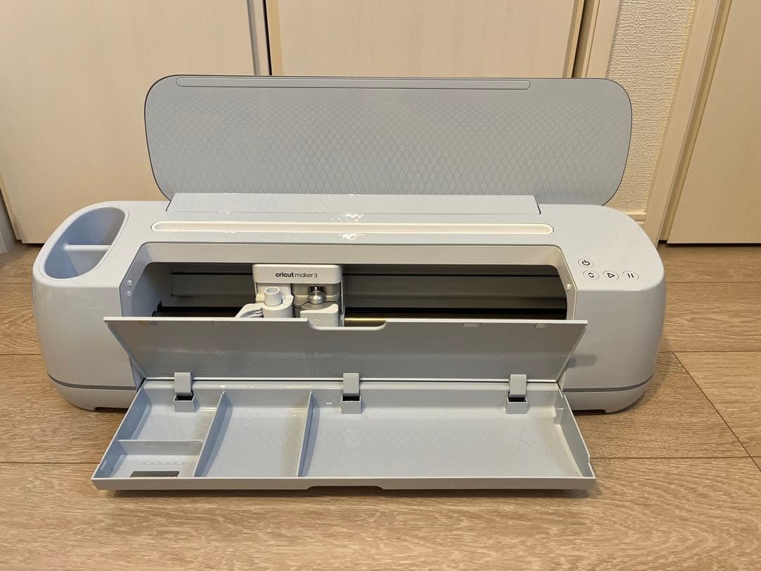 最終価格　美品　Cricut maker3 クリカット　カッティングマシン