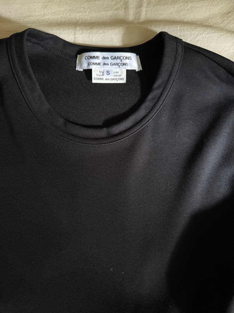 コムコムAD2022AW ブラック チュール付きTシャツS