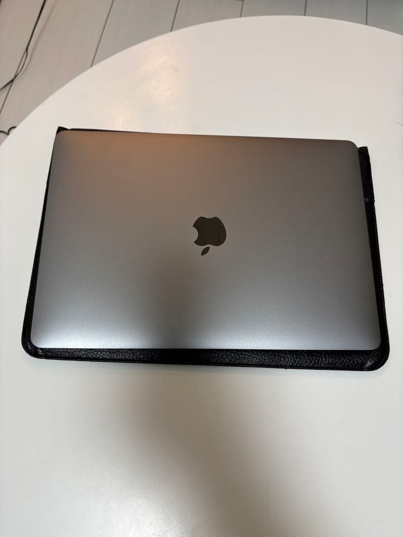 MacBook Air M1 8GB 本体