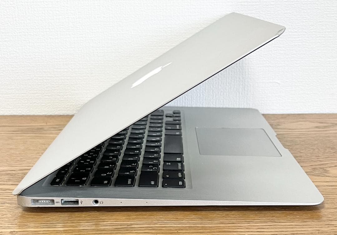 【送料無料】MacBook Air 13 i5 8GB SSD256GB AC付