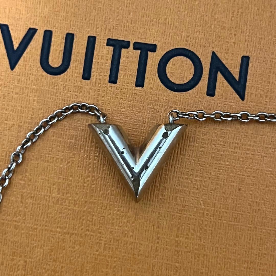 Louis Vuitton V字型ネックレス M63197