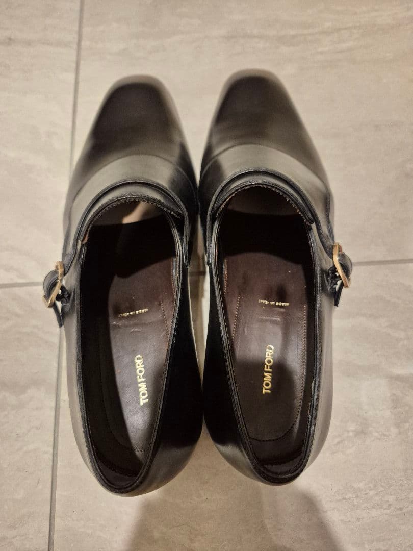 TOM FORD ブラック ドレスシューズ バックル付き