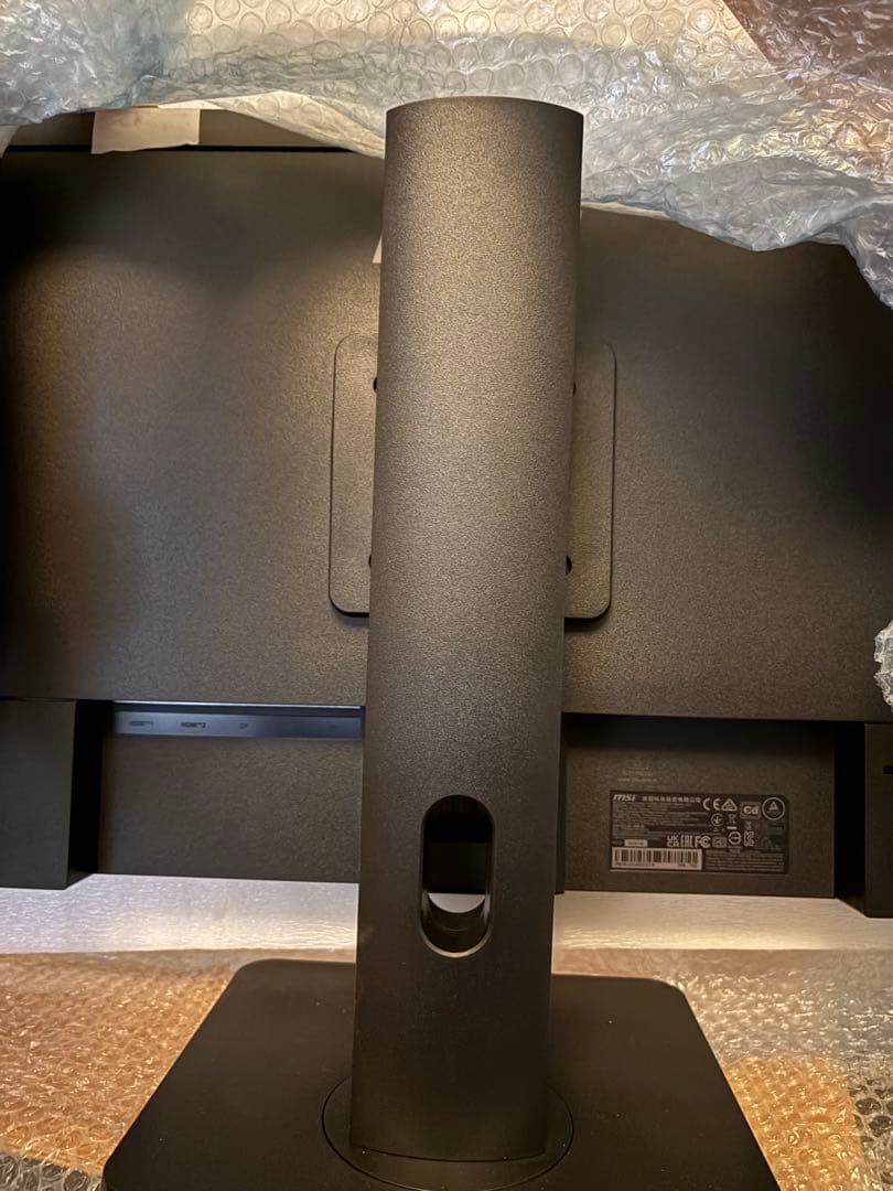 MSI MP273UP 3840 x 2160 モニター本体