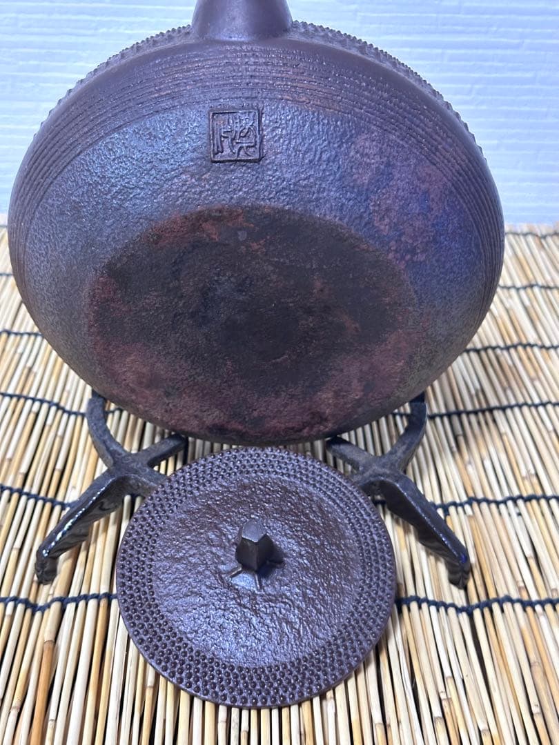 ほぼ未使用品　岩手県奥州水沢幸工芸　現代の名工 佐藤勝久造　１５型　南部鉄瓶