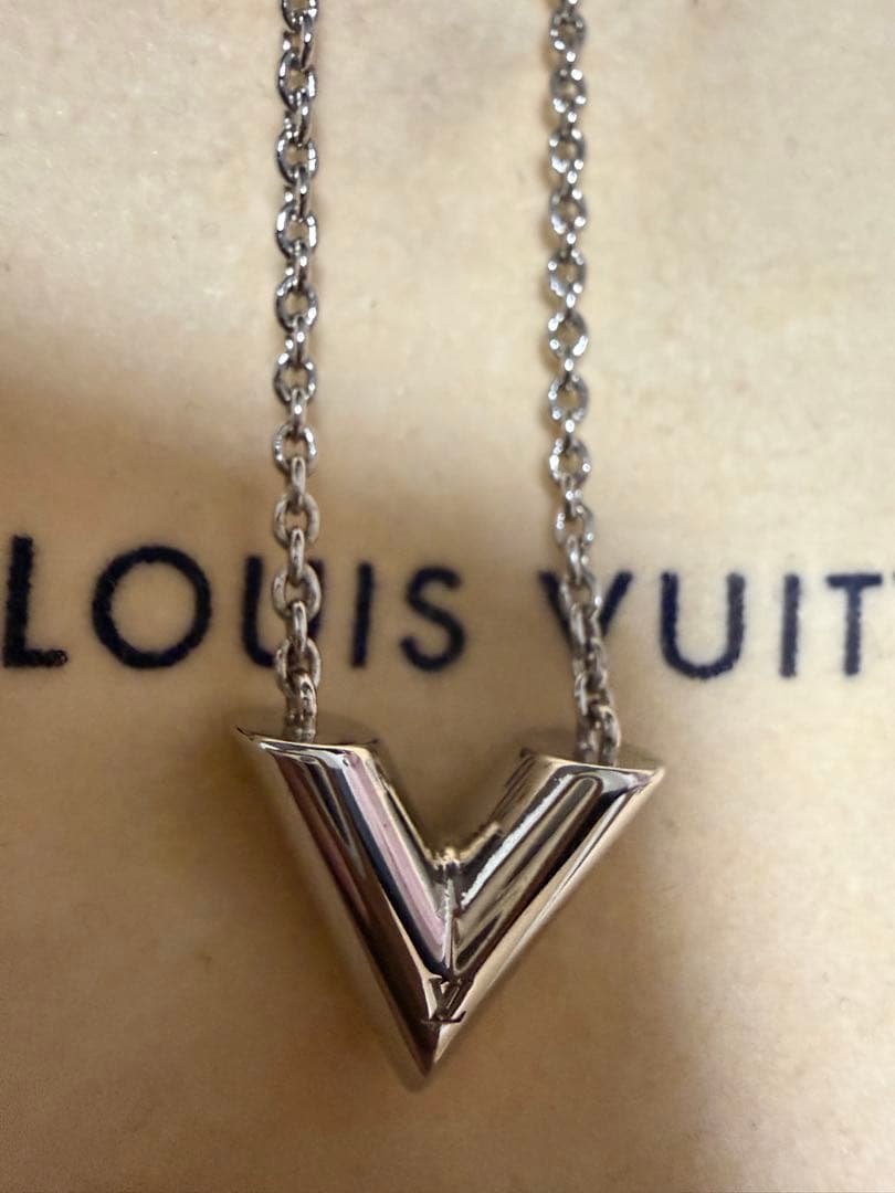 LOUIS VUITTON ネックレス・エッセンシャルV