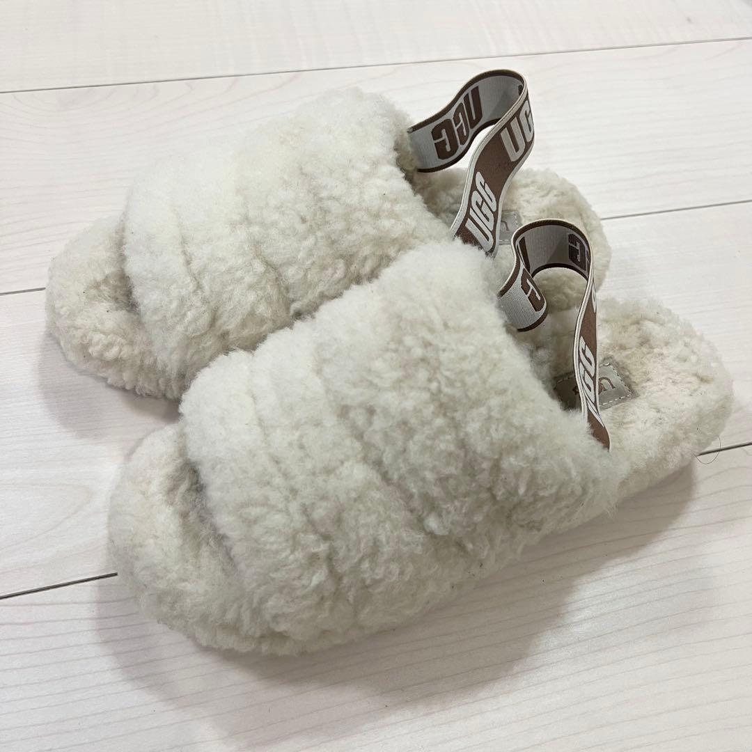 ✨️UGG ✨️もこもこ ファー 厚底 サンダル ベージュ 25cm
