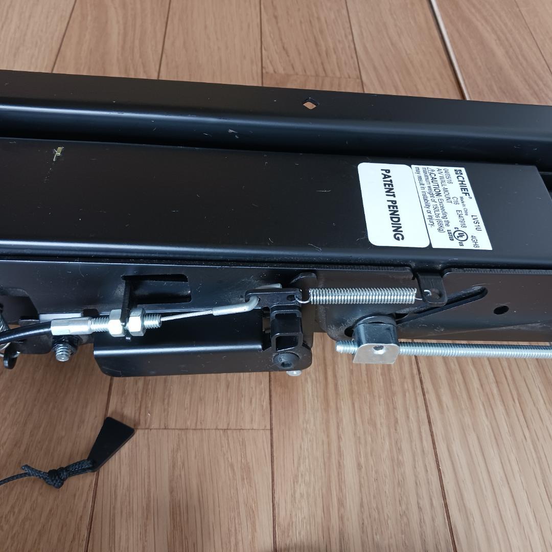 CHIEF ディスプレイマウント LVS1U 壁付タイプ　引出し機能付　横設置②