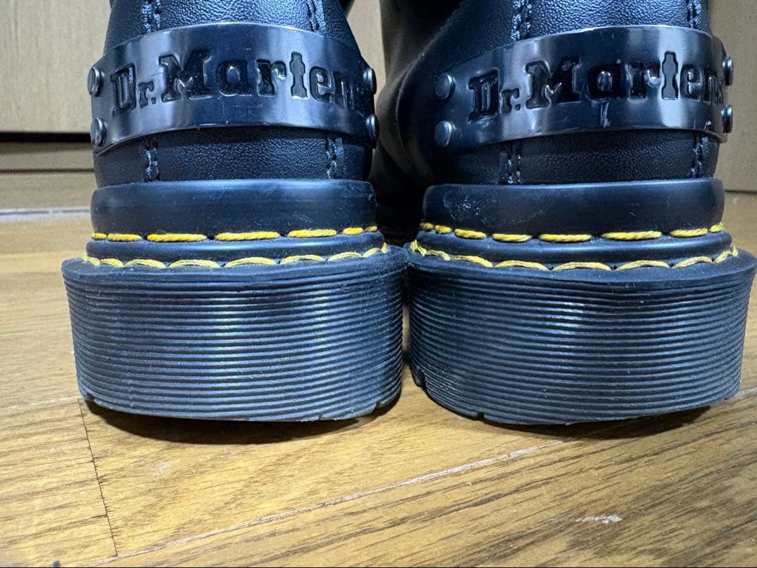 Dr. Martens 　UK8 8ホール