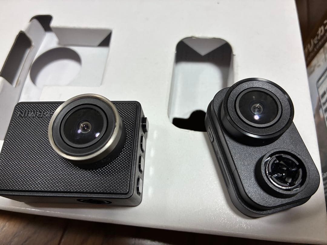 GARMIN前後カメラ　Dash Cam 47Z