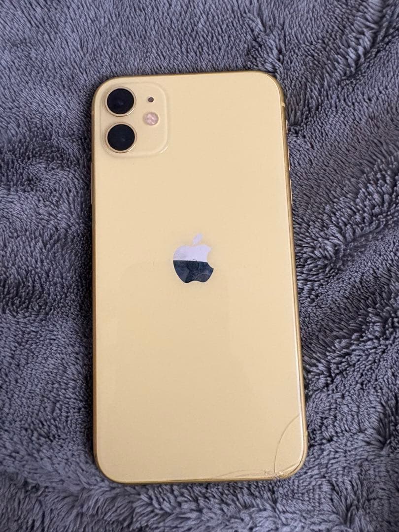 iPhone 11 イエロー 128GB SIM解除済 / 傷あり動作OK