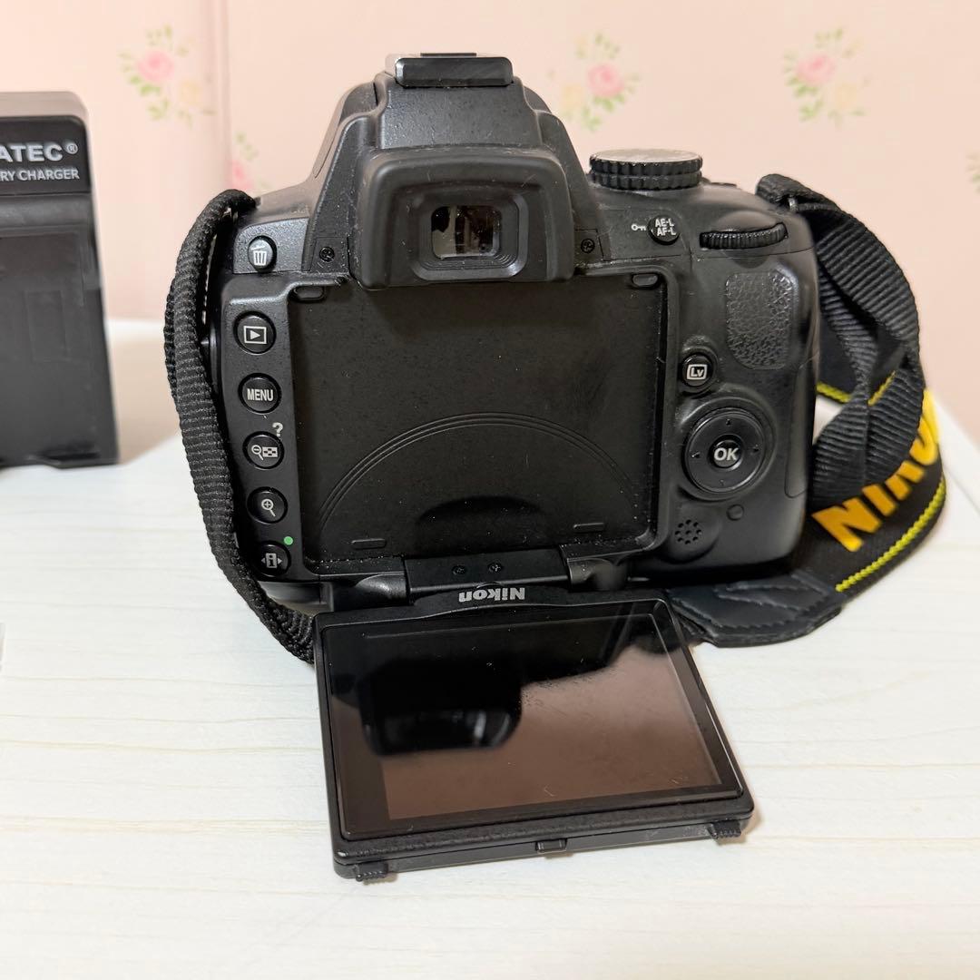 Nikon D5000 一眼レフカメラ