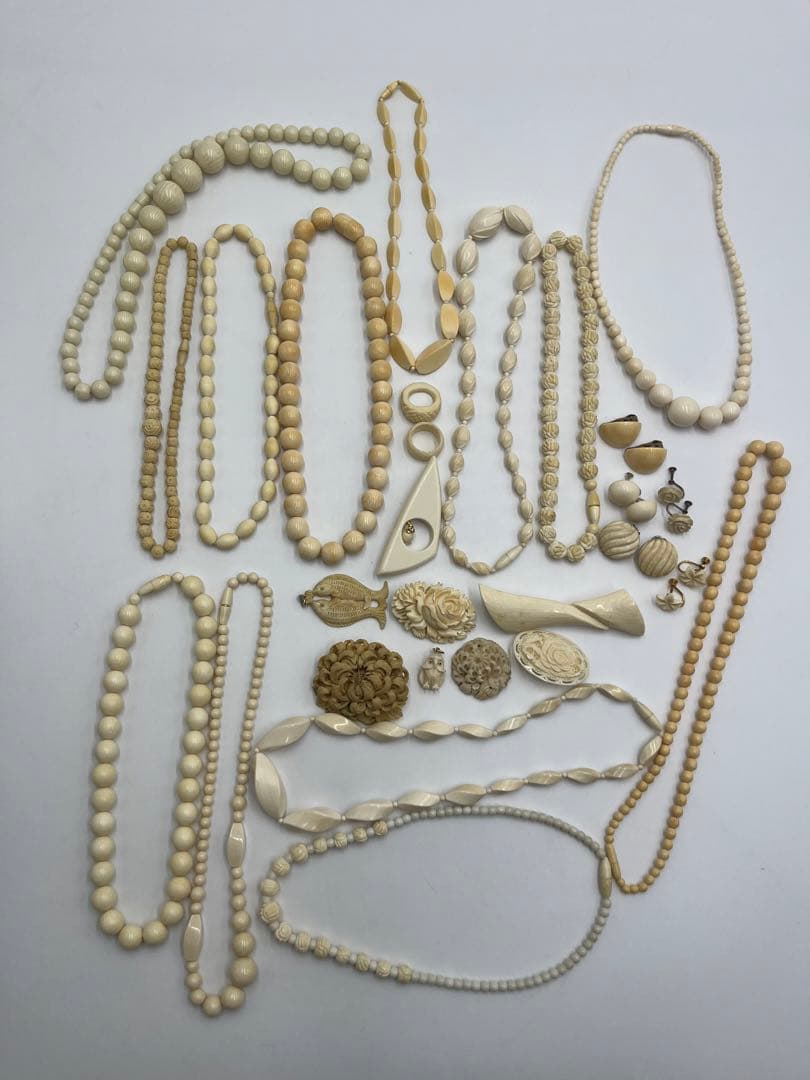 象牙調　象牙風 アクセサリー 約540g 大量 おまとめ ジュエリー　ジャンク