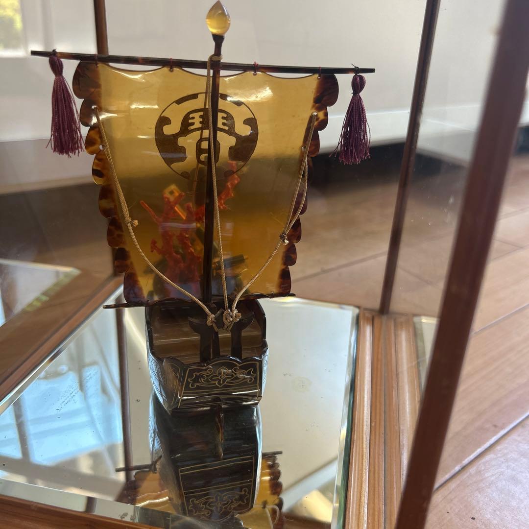 本鼈甲　べっ甲　鳳凰宝船　置物　赤珊瑚