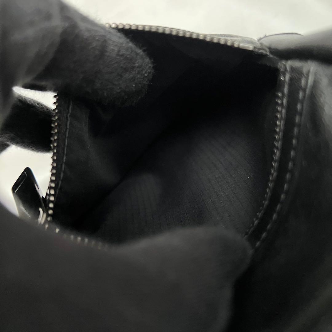 ◇極美品◇サンローラン　シド　クロスボディーバッグ　ナッパレザー　ブラック