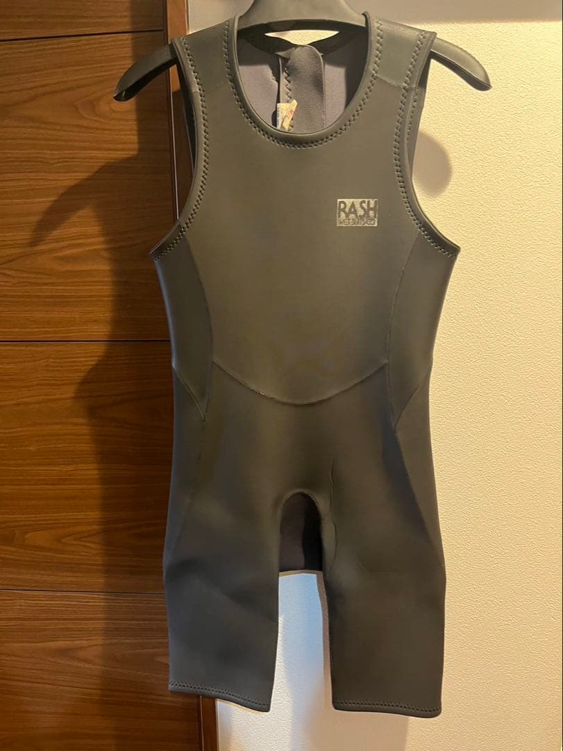 未使用 RASH ショートジョン M/L 湘南購入品　サーフィンインナー↓