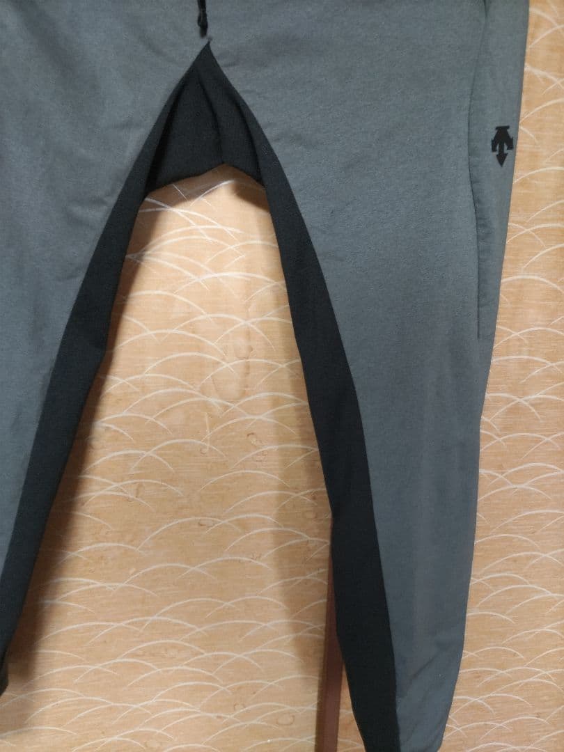 極美良品 ほぼ新古品 オガサカ デサント トレーニングジャージ上下