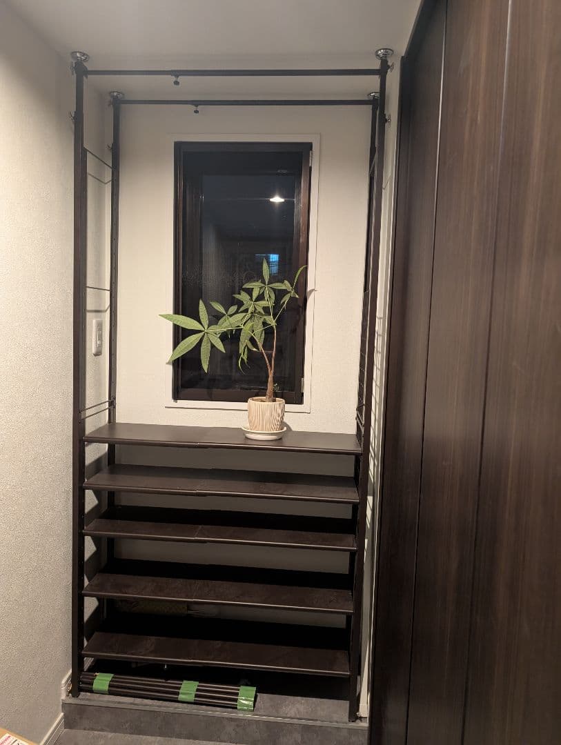 玄関の段差対応伸縮シューズラック 突っ張り式 11段