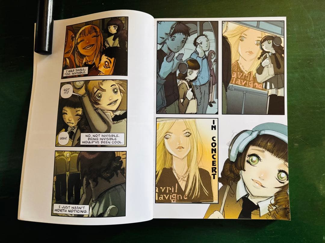 Avril Lavigne comic 3 冊セット　希少な‼️ペーパーバック